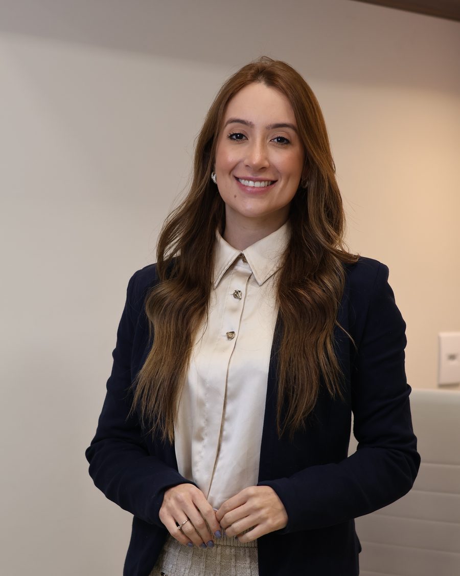 Dra. Bárbara Saleh no consultório